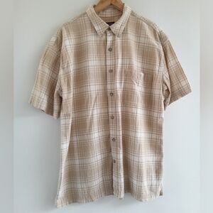 St. John's Bay Men's Large Beige Plaid Short-Sleeve Button-Down Shirt